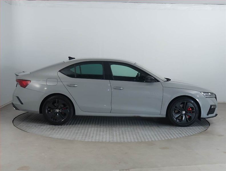 Škoda Octavia (2021) RS 2.0 TSI, ČR,1.maj, Kůže - fotka 6 z 17