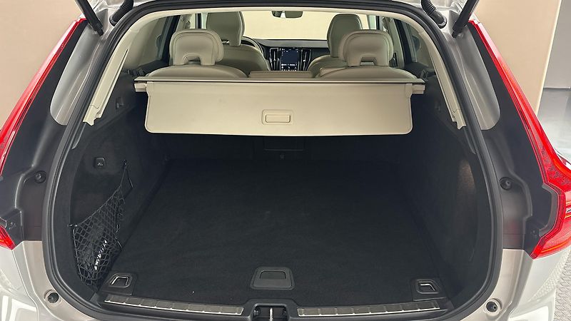 Volvo XC60 2.0 B4 AUT AWD Inscription - fotka 17 z 29