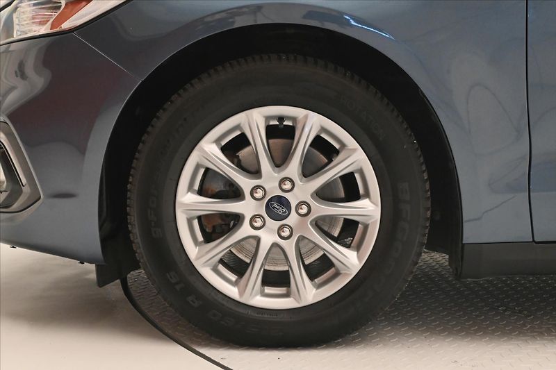 Ford Mondeo 2,0 TDCi 110 kW AT8 Titanium Z - fotka 33 z 33