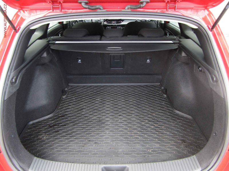 Hyundai i30 (2023) 1.0 T-GDi, ČR, Smart - fotka 7 z 20