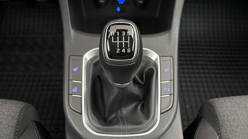 Hyundai i30 1.0 T-GDI Smart Kombi - fotka 23 z 27