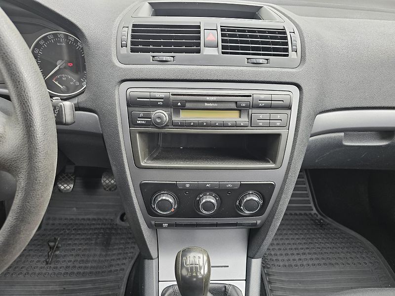 Škoda Octavia (2011) 2 FL, 1.2 TSI  - fotka 11 z 15