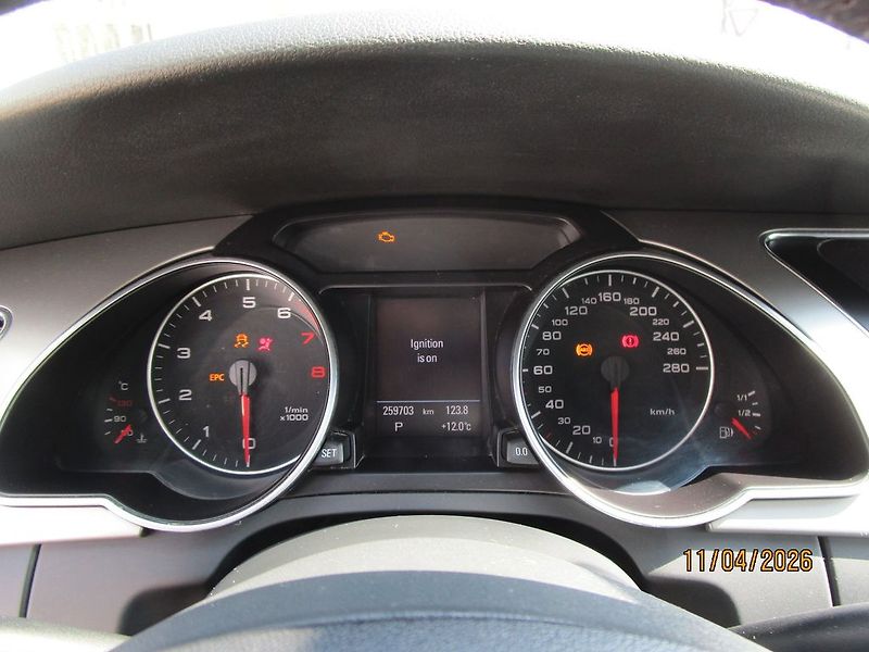 Audi A5 2,0T-132KW-NOVÁ STK+AUTOMAT - fotka 15 z 32