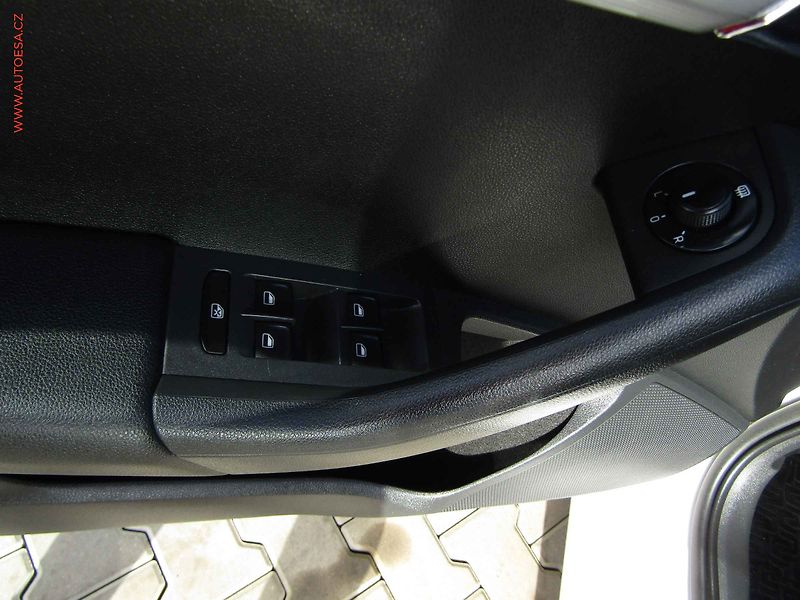 Škoda Octavia (2014) 2.0 TDi, 2.maj, AC, bixen - fotka 11 z 20