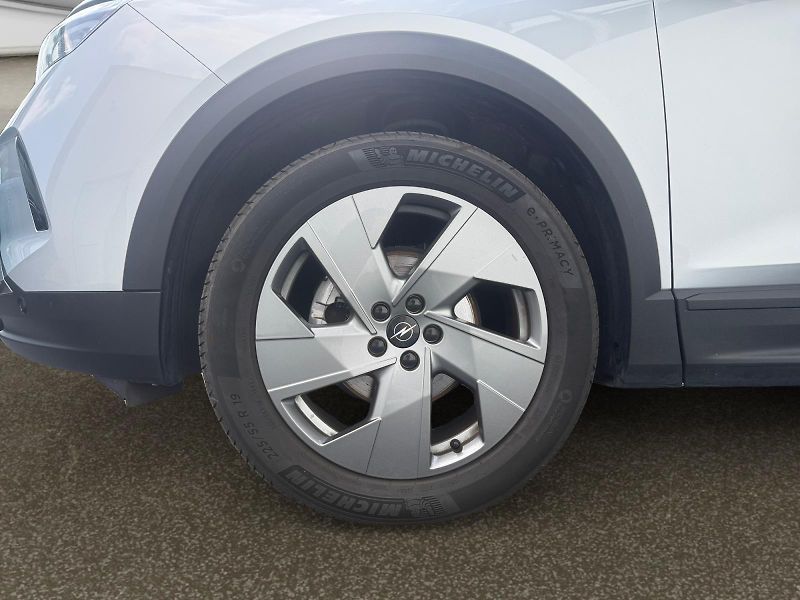 Opel Grandland (2025)  Edition Hybrid 1.2T 107kW AT6 - fotka 13 z 14
