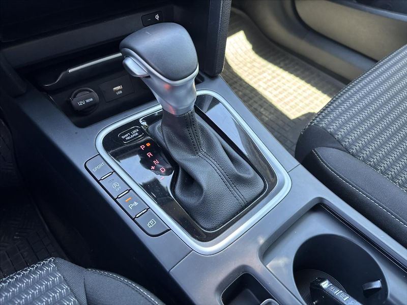 Kia Ceed 1,5 TGDi 118kW AT TOP KAMERA - fotka 29 z 43