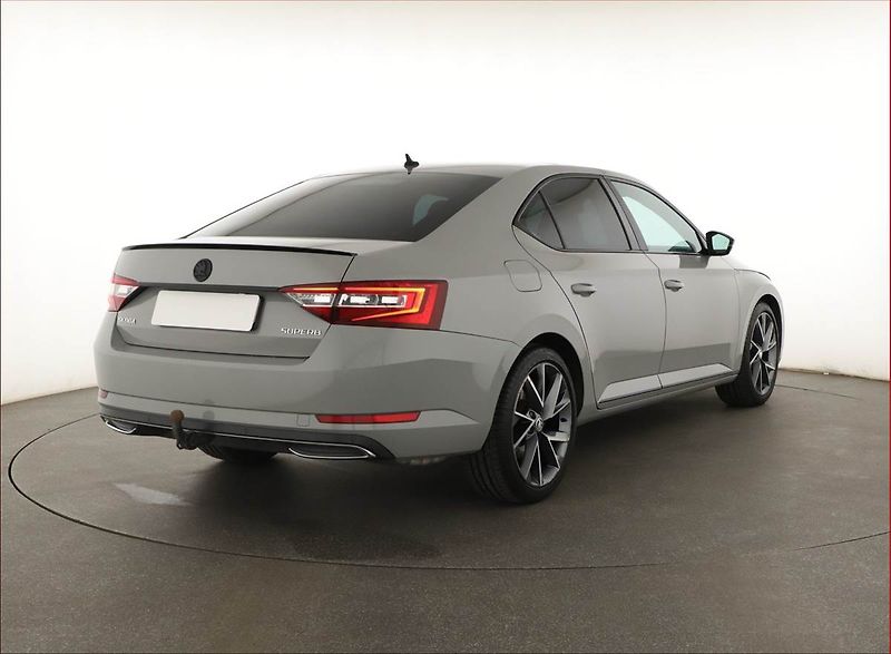Škoda Superb (2017) Sportline 2.0 TSI, Automat - fotka 5 z 20