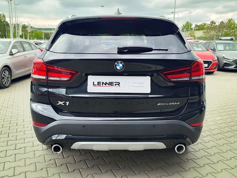 BMW X1 20d 2.0/140kW xDrive AT - fotka 6 z 34