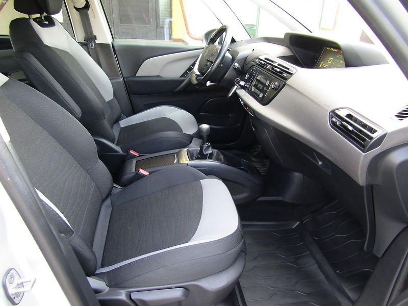 Citroën C4 Picasso (2015) 1.6 HDI 88kW PLNÁ VÝBAVA - fotka 29 z 40
