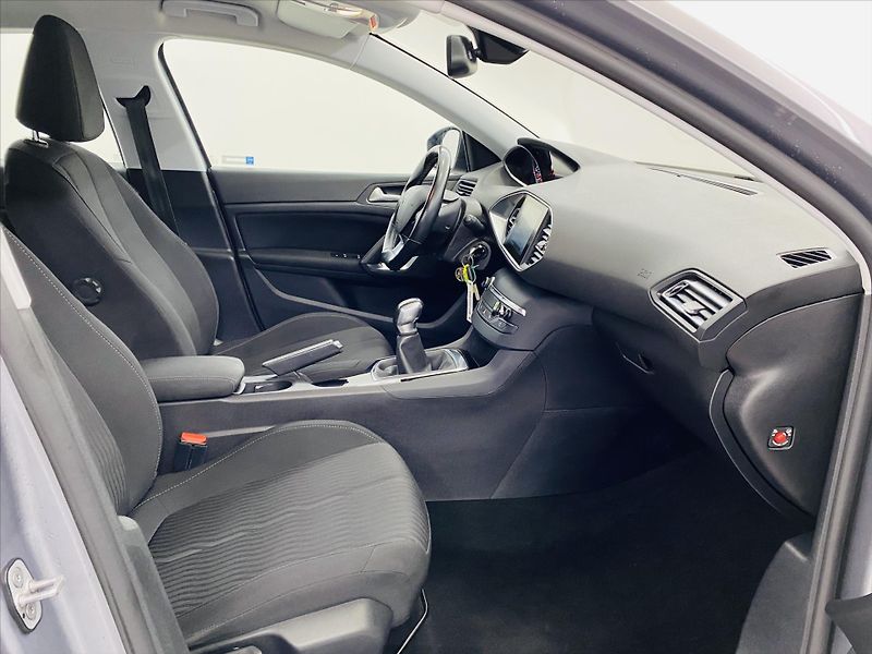 Peugeot 308 1,2 PureTech 60kW Active - fotka 8 z 28