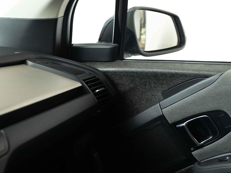 BMW i3 - fotka 16 z 22