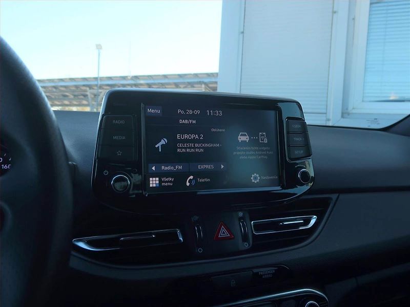 Hyundai i30 (2024) N-Line 1.5 T-GDI MHEV - fotka 12 z 19