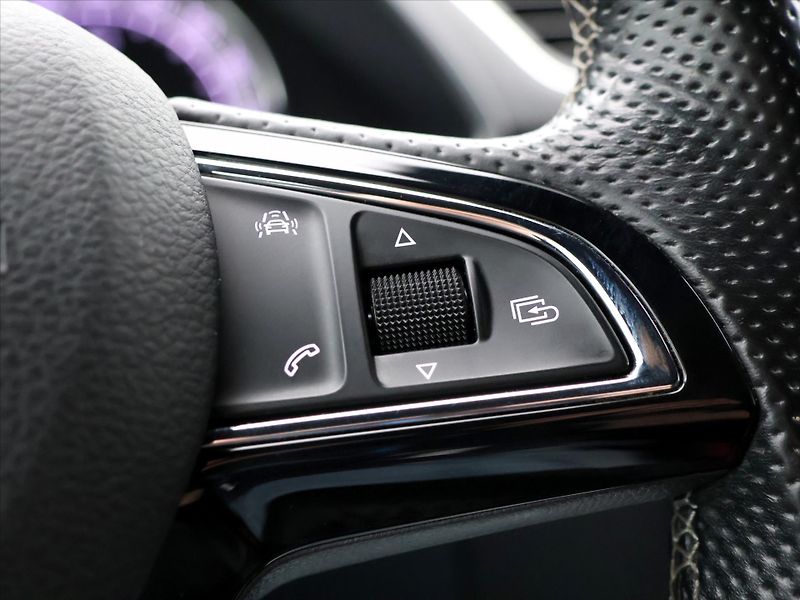 Škoda Superb 2,0 TDI DSG 4x4 Sportline - fotka 24 z 39
