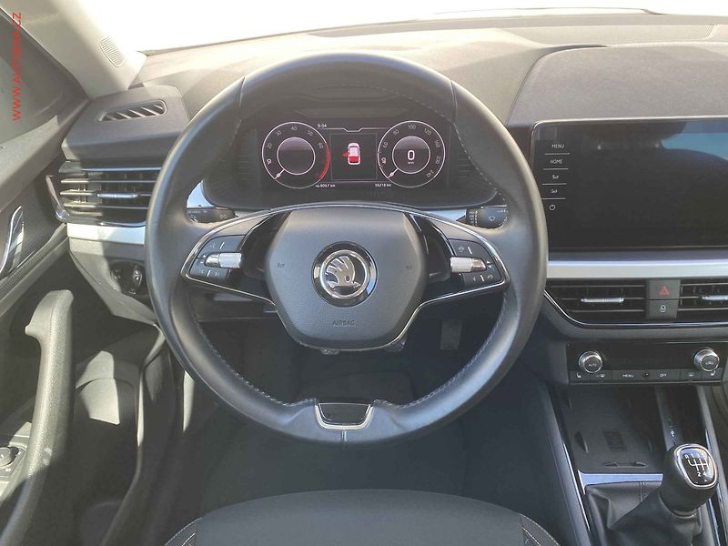 Škoda Kamiq (2020) 1.0 TSi, Ambition Plus, navi - fotka 11 z 20