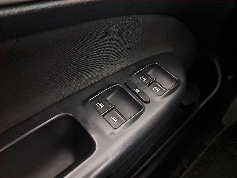 Škoda Octavia (2011) 1.4 TSI, Tempomat - fotka 15 z 15