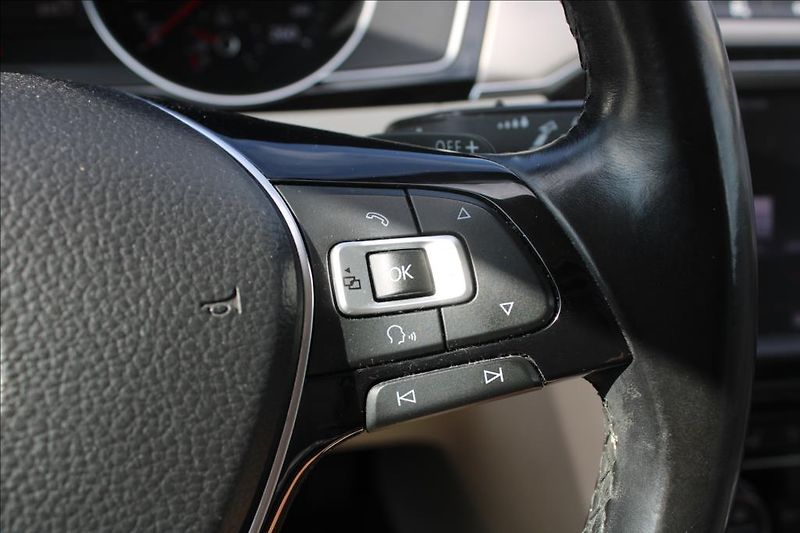 Volkswagen Passat 2,0 TDi  HIGHLINE, 4 x 4, DSG - fotka 24 z 38