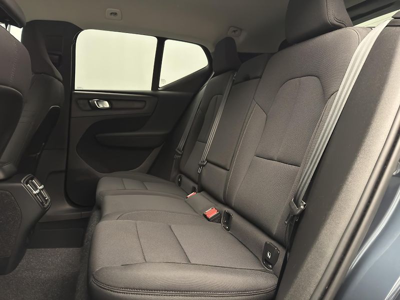 Volvo XC40 T3 MOMENTUM CZ 1.maj - fotka 6 z 47