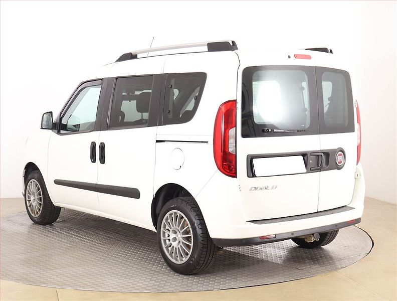 Fiat Dobló (2019) 1.4 T-Jet, 7Míst, SR, DPH - fotka 4 z 17