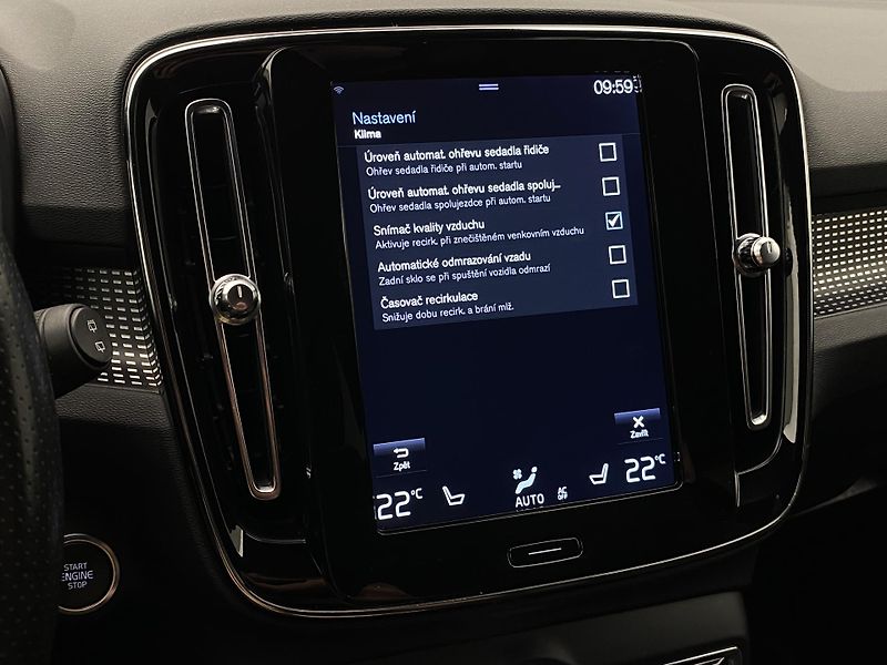 Volvo XC40 D4 AWD R-DESIGN AUT CZ - fotka 41 z 43