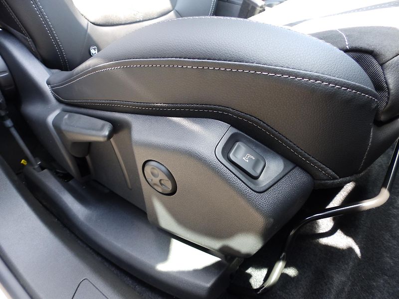 Opel Grandland (2023) 1.2Turbo 96kW - fotka 36 z 36