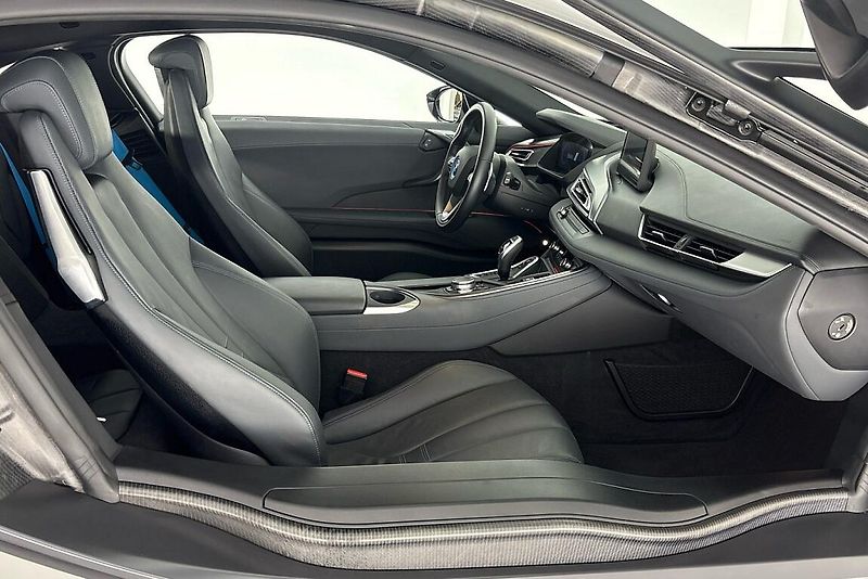 BMW i8 Coupé - fotka 17 z 24