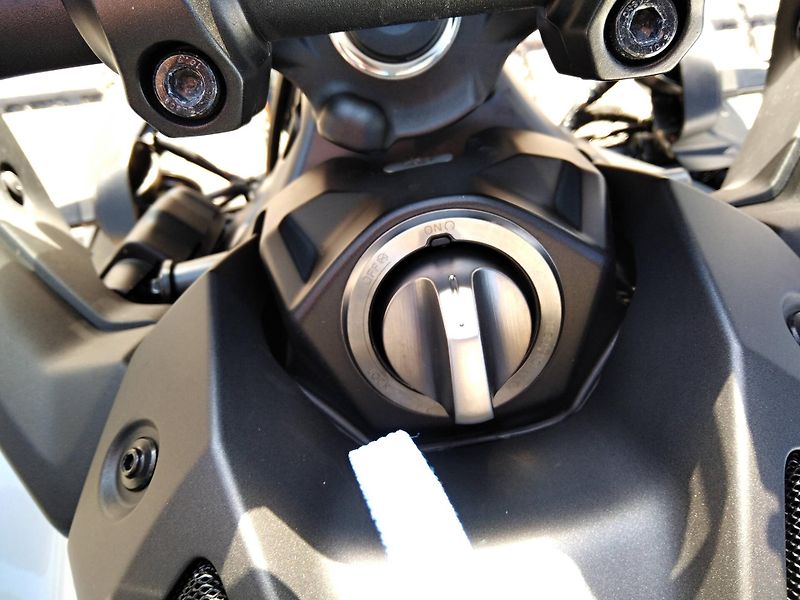 Yamaha MT-09 SP - fotka 13 z 16