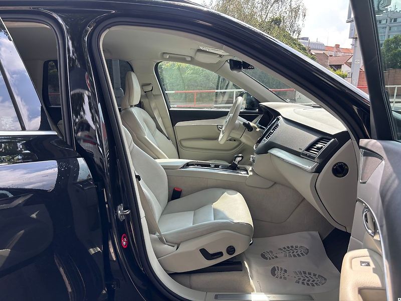 Volvo XC90 D5/2019/MOMENTUM.DPH.ZÁRUKA 12 - fotka 25 z 58