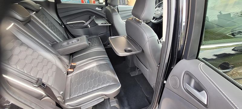Ford Kuga (2017) 2,0TDCi 132kW DSG 4×4 Vignale  - fotka 15 z 52