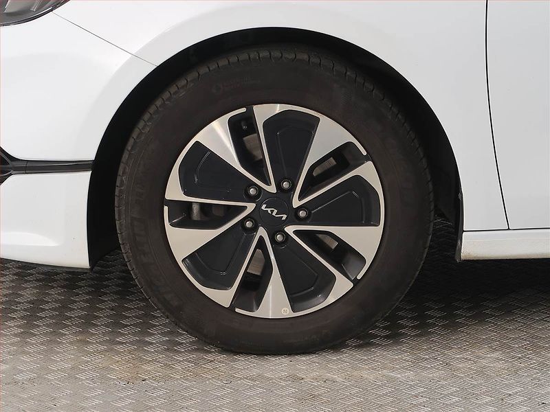 Kia Ceed (2024) Gold 1.5 T-GDI - fotka 15 z 18