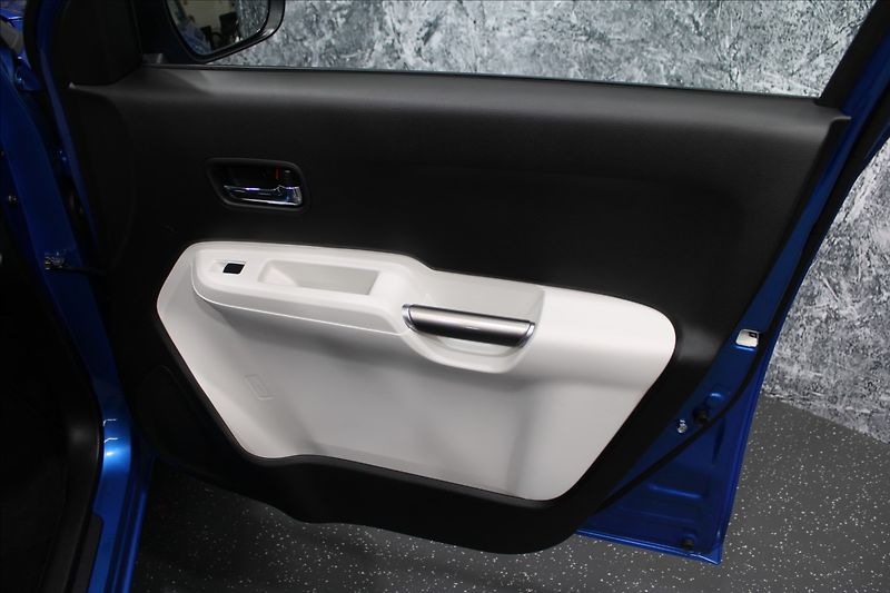 Suzuki Ignis 1,2 i 66KW jen 42400KM - fotka 10 z 31