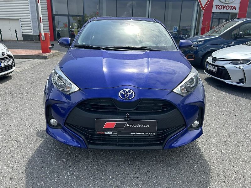 Toyota Yaris 1.5 Hybrid ODBĚR ihned - fotka 11 z 27