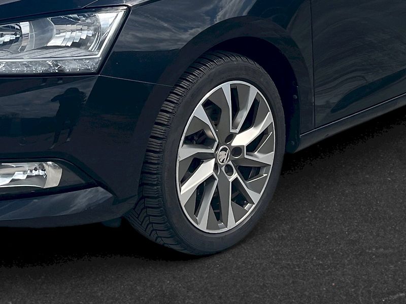 Škoda Fabia (2022) Ambition Plus 1.0 TSI DSG Navi - fotka 13 z 33