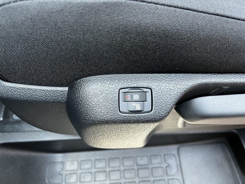 Toyota ProAce Verso 2.0D 140k 6MT Business Comfort - fotka 31 z 34