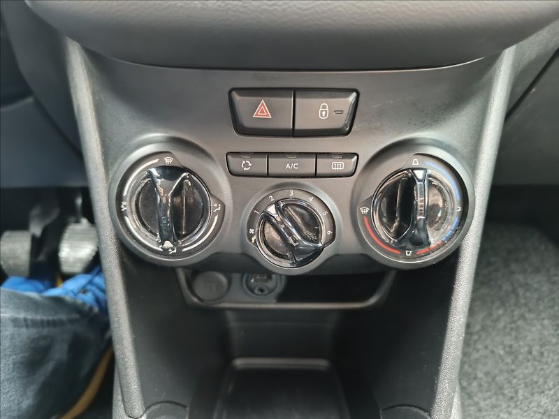 Peugeot 208 1,2 VTi STÁLE U NÁS - fotka 14 z 19