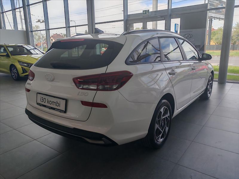 Hyundai i30 (2026) 1,0 T-GDi  GO CZECH! MY26 - fotka 4 z 10