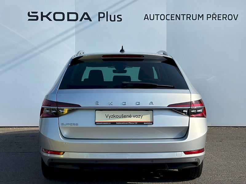 Škoda Superb (2023) 2.0 TDI 110kW DSG Style Plus M - fotka 31 z 35