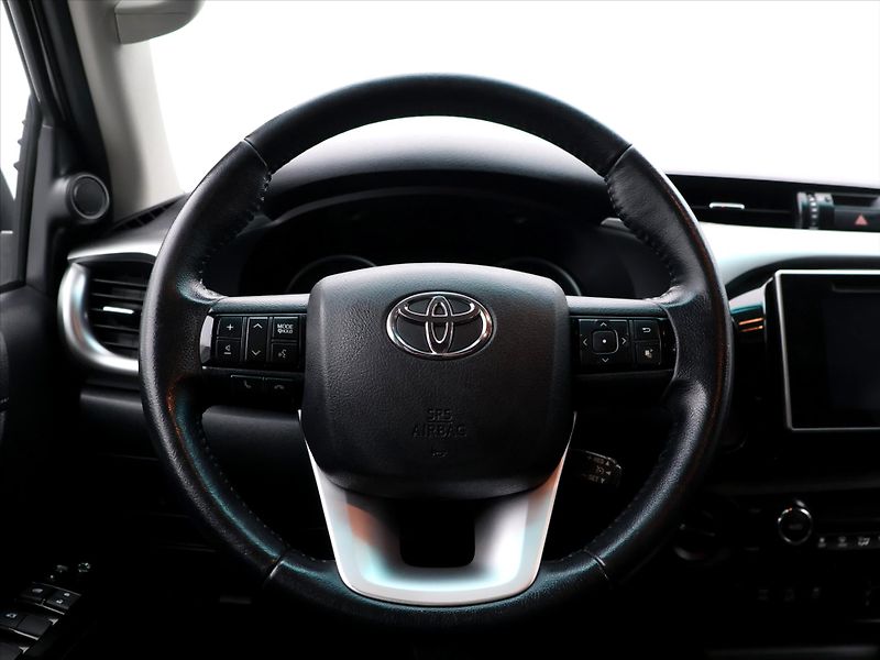 Toyota Hilux 2,4 D-4D 110kW Automat Tažné - fotka 14 z 28