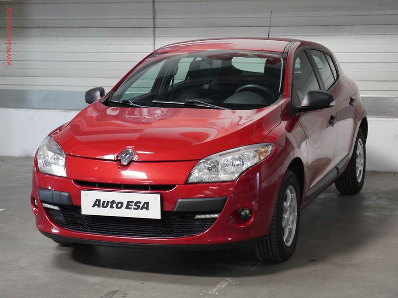 Renault Mégane (2010) 1.5 dCi, 2.maj,ČR, AC, temp - fotka 3 z 19