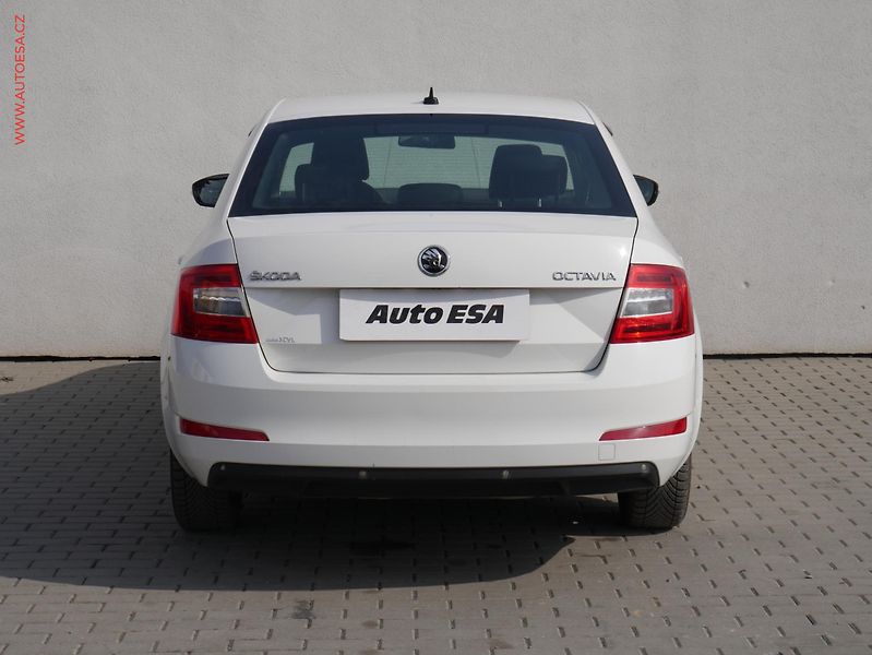 Škoda Octavia (2015) 1.6 TDi, ČR, Elegance - fotka 5 z 16