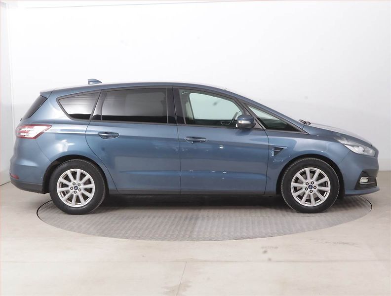 Ford S-MAX (2021) 2.0 EcoBlue - fotka 6 z 15
