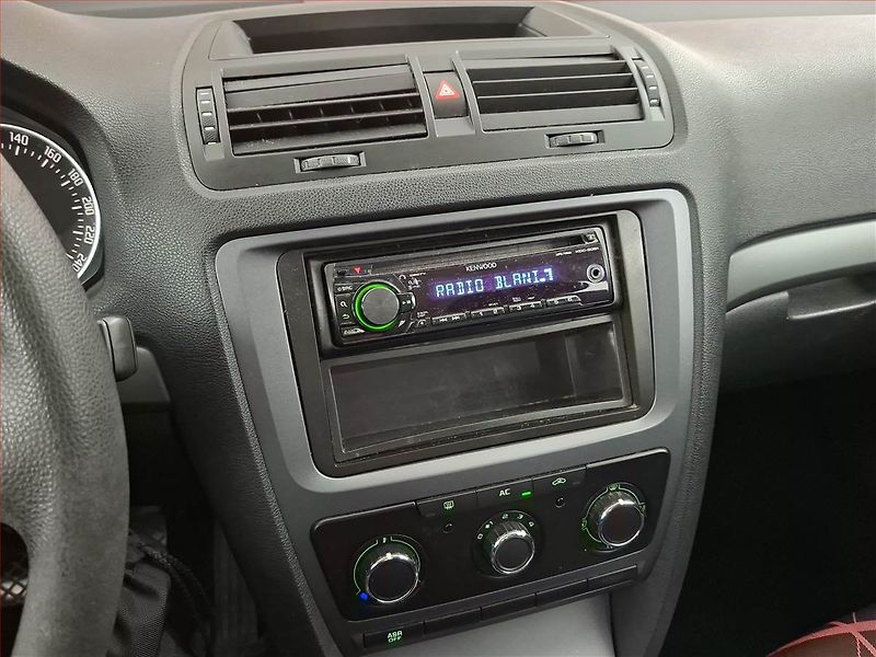 Škoda Octavia (2012) 1.2 TSI, Serv.kniha - fotka 12 z 14