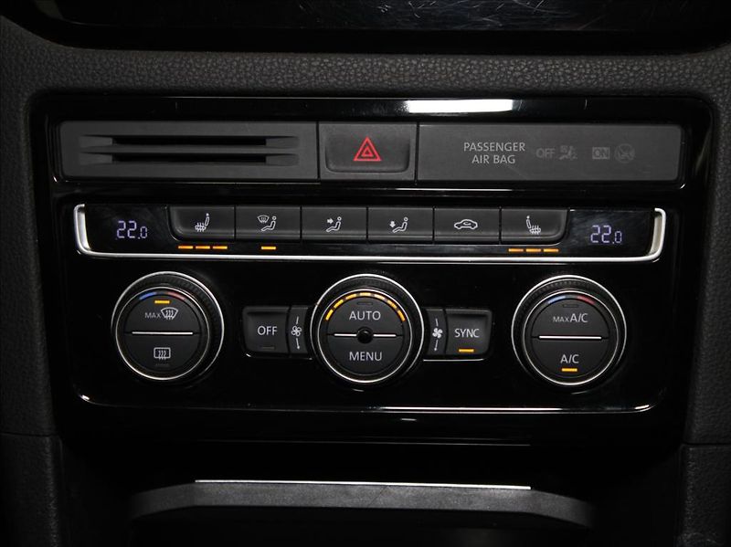 Volkswagen Golf Sportsvan 1,6 TDi 81kW Highline 120tkm! - fotka 15 z 23