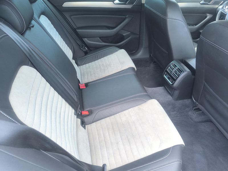 Volkswagen Passat 4X4,MANUÁL,VÝBAVA,SERVIS,PĚKNÝ - fotka 8 z 18