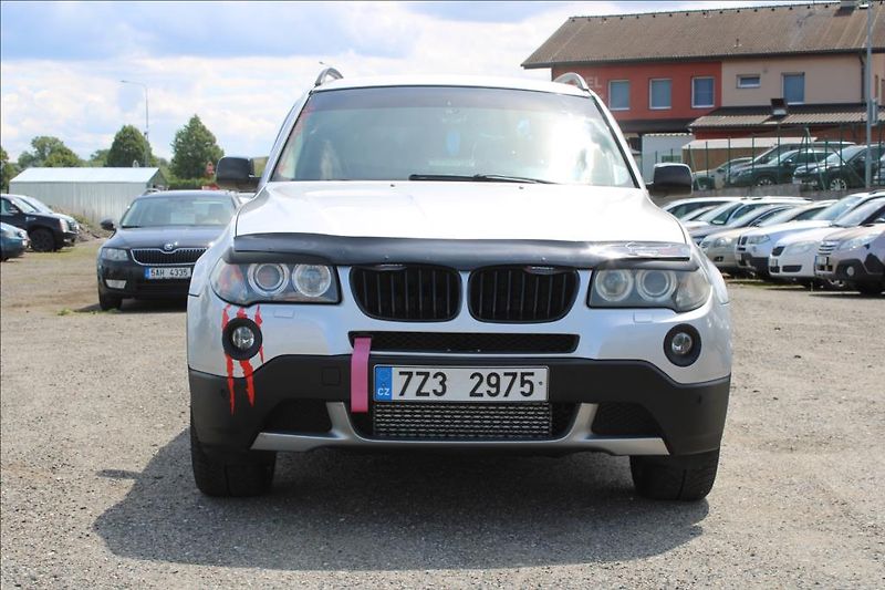 BMW X3 2,0 D  4 x 4, AUTOMAT - fotka 2 z 26