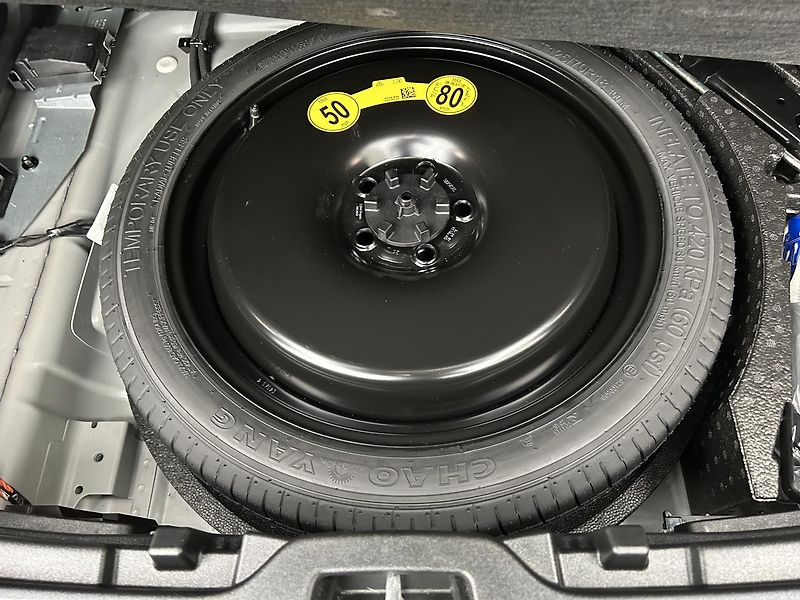 Volvo XC40 2.0  B3 CORE - fotka 27 z 27