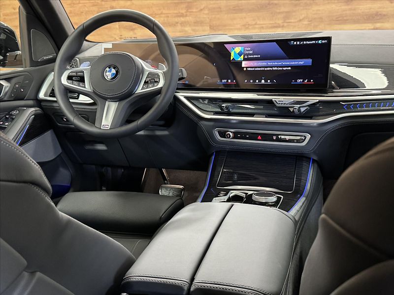 BMW X5 40d M-SPORT VZDUCH ZÁRUKA - fotka 11 z 37