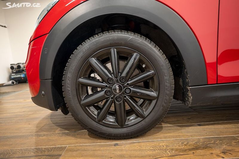 Mini Cooper S 2.0 141 kW - fotka 35 z 36