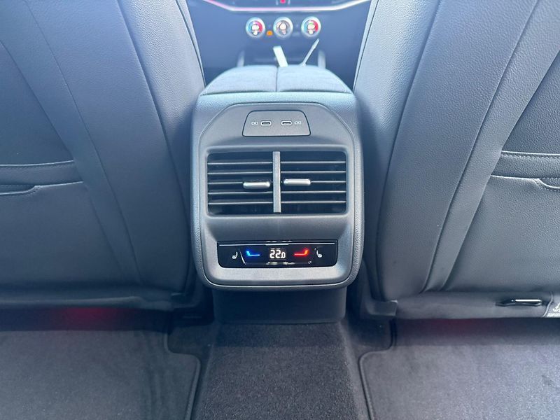 Škoda Superb Sportline 2,0 TDI 142 kW DSG 4 - fotka 26 z 30