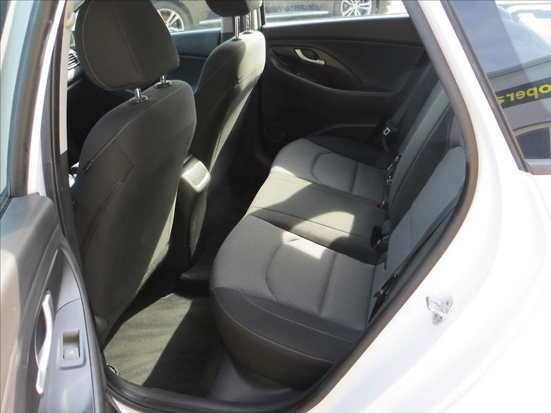 Hyundai i30 1,6 CRDi 85kW Komfort ČR DPH - fotka 22 z 23