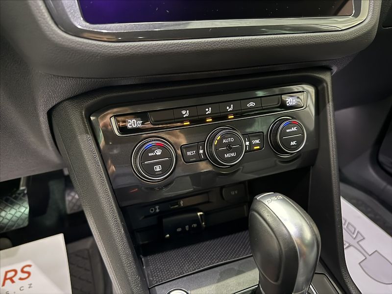 Volkswagen Tiguan 2,0   TDI 140KW HIGHLINE LED - fotka 16 z 38